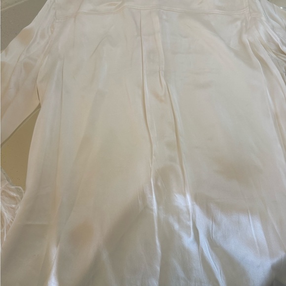 Cinq a sept Ivory Satin Blouse Button Down
Worn once - Picture 6 of 7